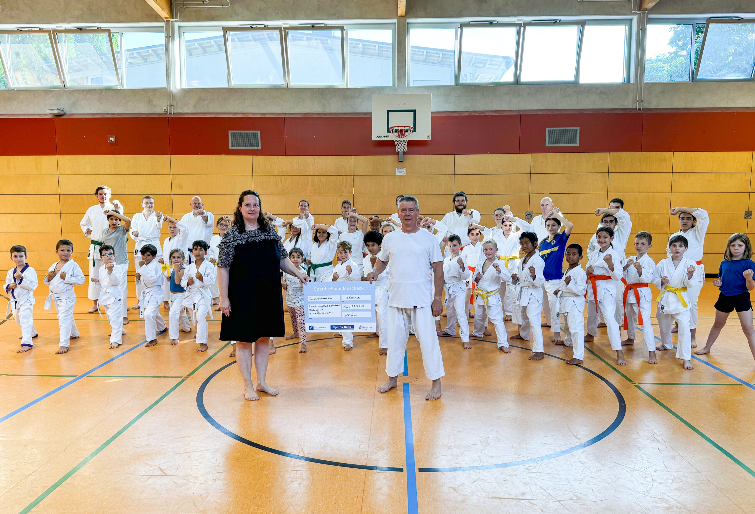 Spende Sparda-Bank Südwest an das Karate Dojo Mainz-Bretzenheim